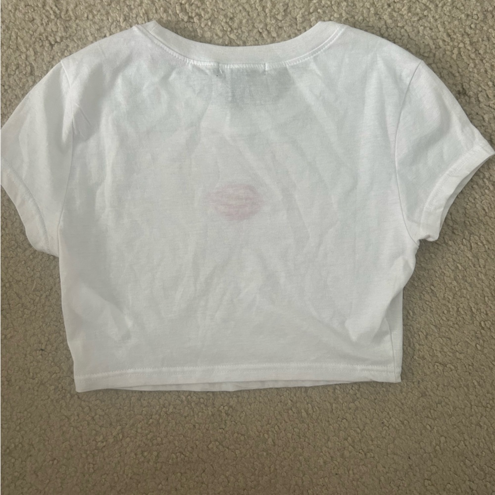 White Crop Top with Pink Lip Print Embroidered - Picture 5 of 5
